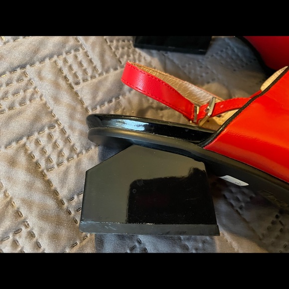 LUVSHOES Stylish Sandal - Picture 4 of 7